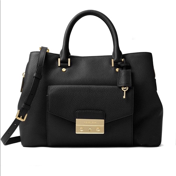 Michael Kors Handbags - 💕Michael Kors NWT Haley large black leather satchel shoulder bag 💕
